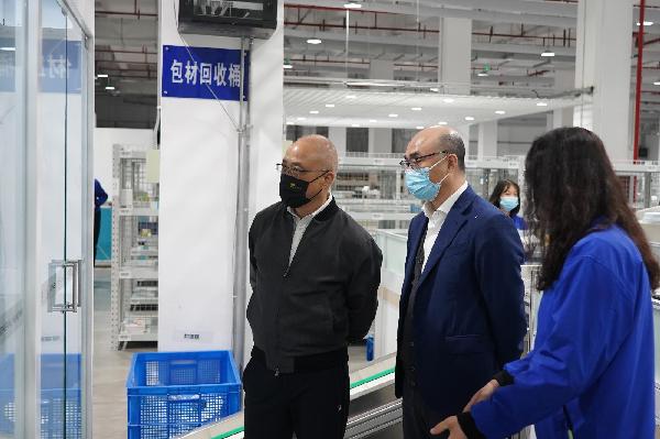 疫情在前，責(zé)任在肩！左敏總裁一行檢查慰問(wèn)上藥物流抗疫保供工作